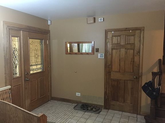 4th image of 305 Robinhood Ct