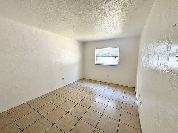 5th image of 1221 Kennedy Rd APT 43