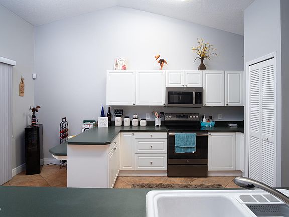 5th image of 25 Carriage Creek Way