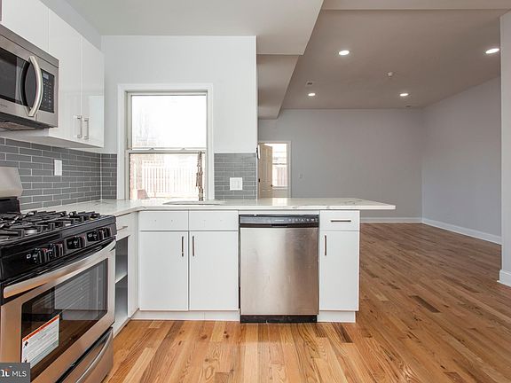 5th image of 1629 Wallace St #2B