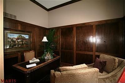 4th image of 2511 Town And Country Ln