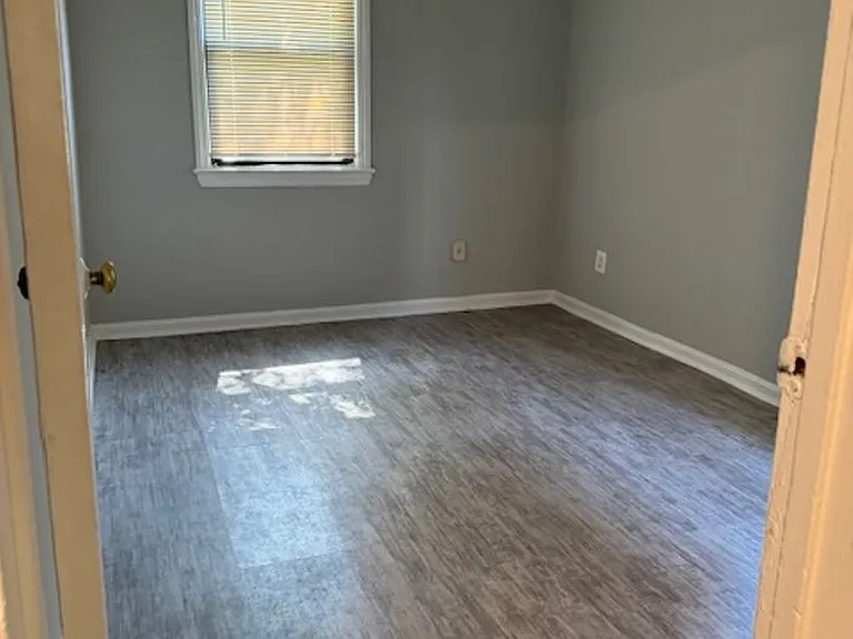 427 Burbank St SE — Photo 5