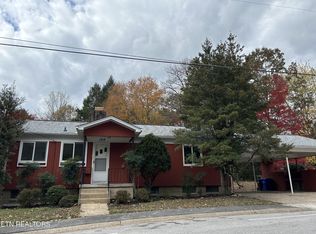 100 Ontario Ln, Oak Ridge, TN 37830