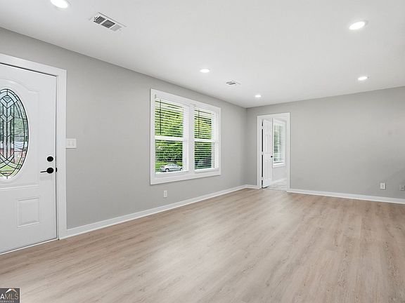 4th image of 3177 Woodlynne Way