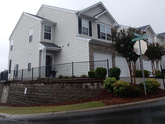 3rd image of 352 Niblewill Pl