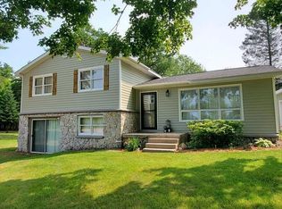 7961 Hurd Rd, Naubinway, MI 49762