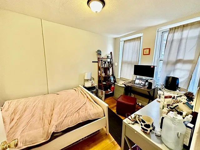 220 Hanover St #21 — Photo 4