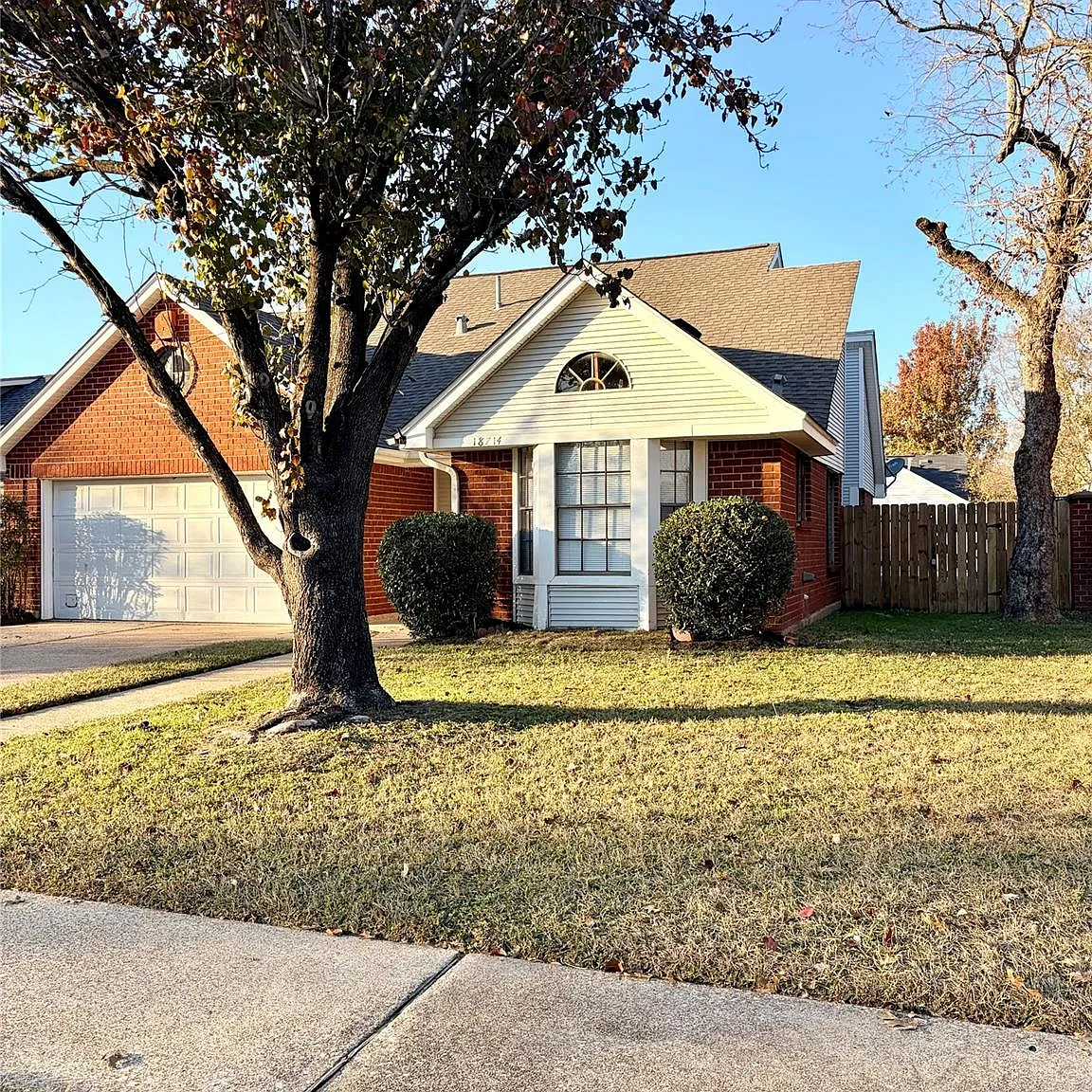 3 bed, 2.0 bath, 1274 sqft, $1,850 — Photo 2