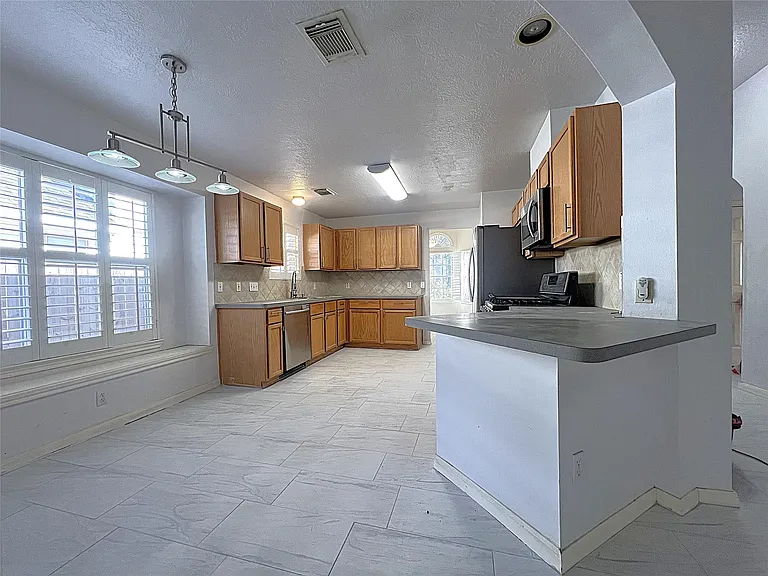 6839 Catarina Cir — Photo 10
