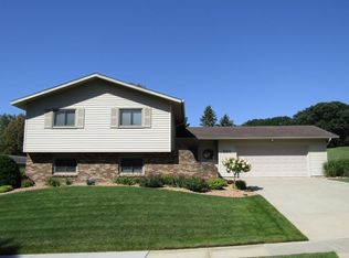 533 24th St SW, Rochester, MN 55902