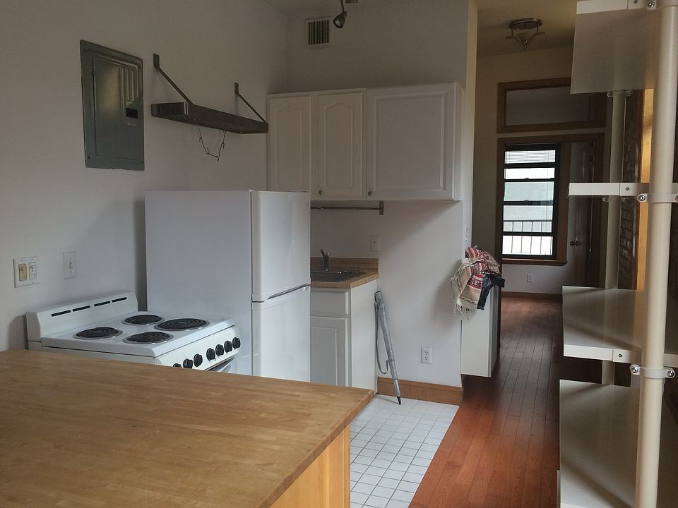 1st image of 401 E 115th St APT 1