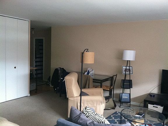 4th image of 1516 Hinman Ave APT 406