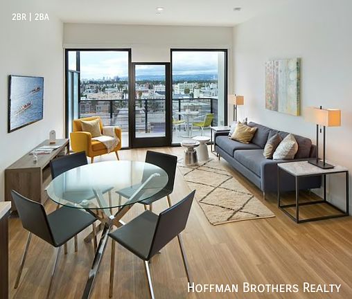 4th image of 537 S Kingsley Dr #404