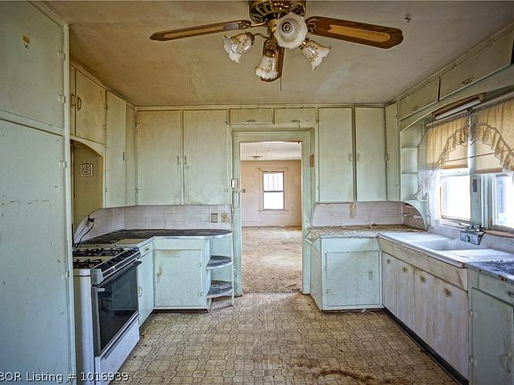 3rd image of 603 S 6th St #Townhouse
