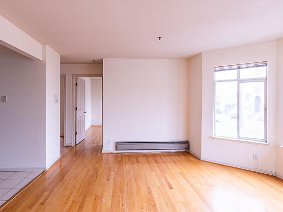 5th image of 2381 33rd Ave Unit 1