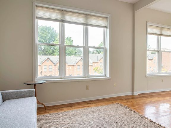 5th image of 2116 Fulton Ave Unit 16