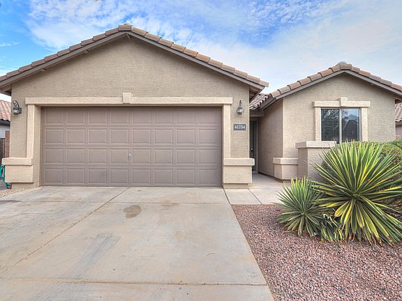 3rd image of 41754 W Somerset Dr