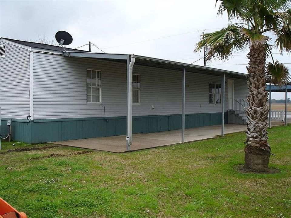 1st image of 4209 Wells Dr #3
