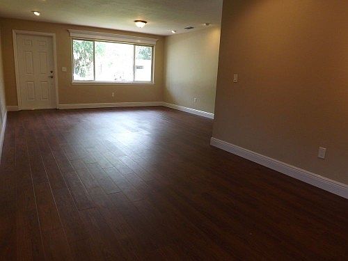 2nd image of 979 7th Ave NE