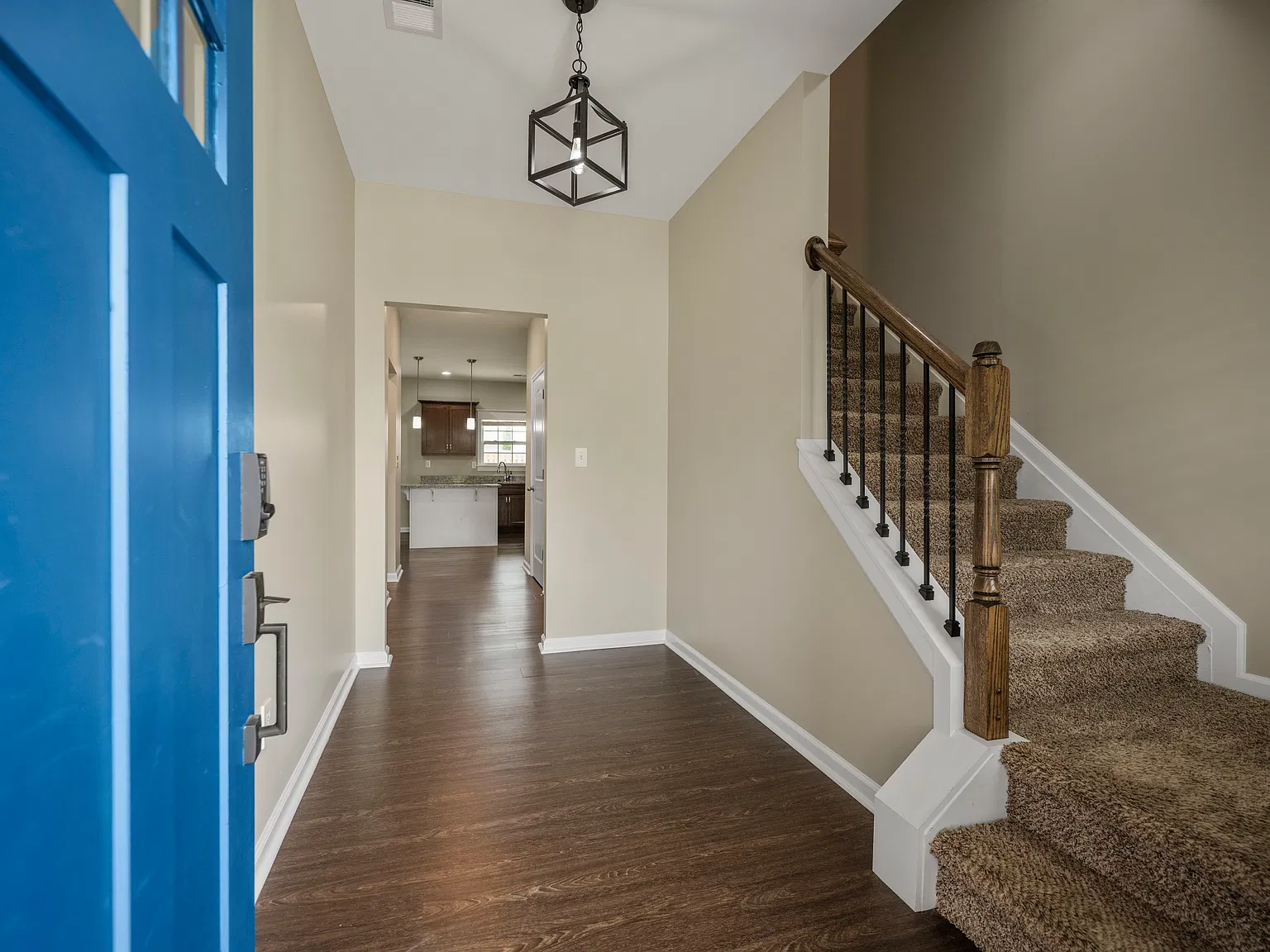 3 bed, 2086 sqft, $2,450 — Photo 3