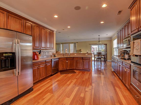5th image of 342 Albrighton Way