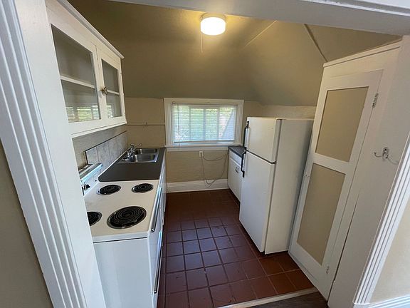4th image of 2208-2210 W Pacific Ave #8