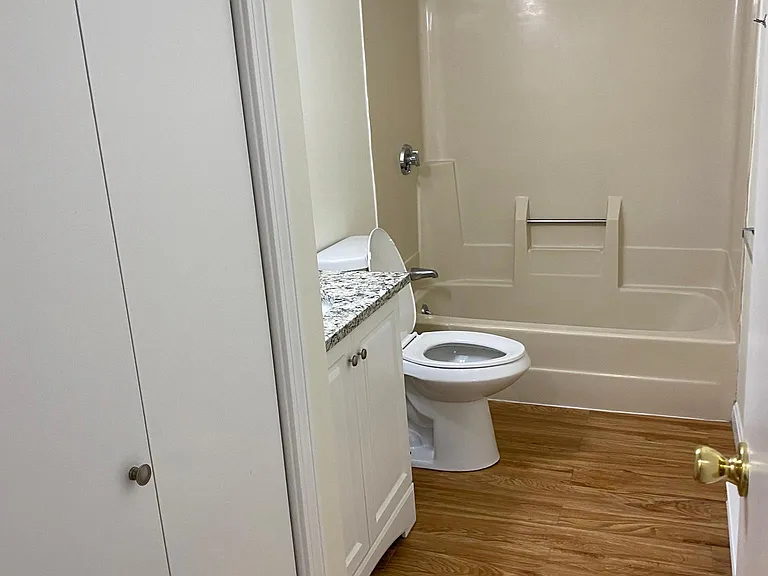 20 Warner Ave #2C — Photo 19