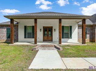528 W Plains Port Hudson Rd, Zachary, LA 70791