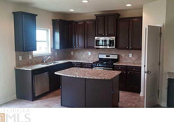 4th image of 696 Blue Ash Ct