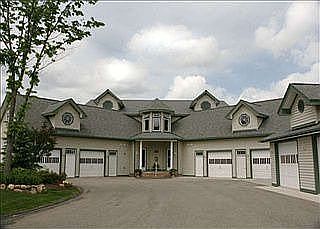 Building G; Unit left view