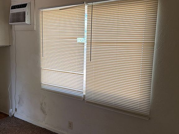 4th image of 919 N Madison St APT 11