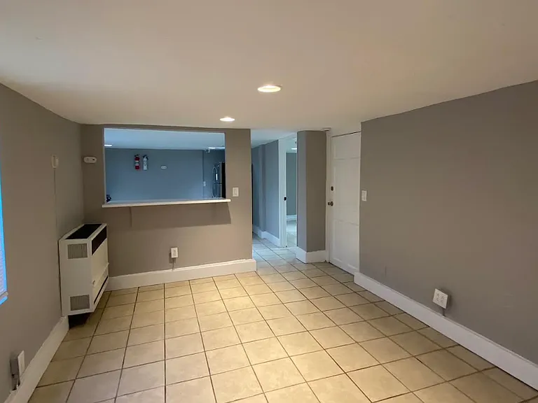 2028 Linden St — Photo 5
