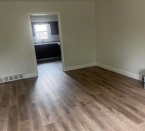 5th image of 114-116 E Mason Ave