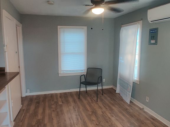 5th image of 2304 Avalon Ct #B
