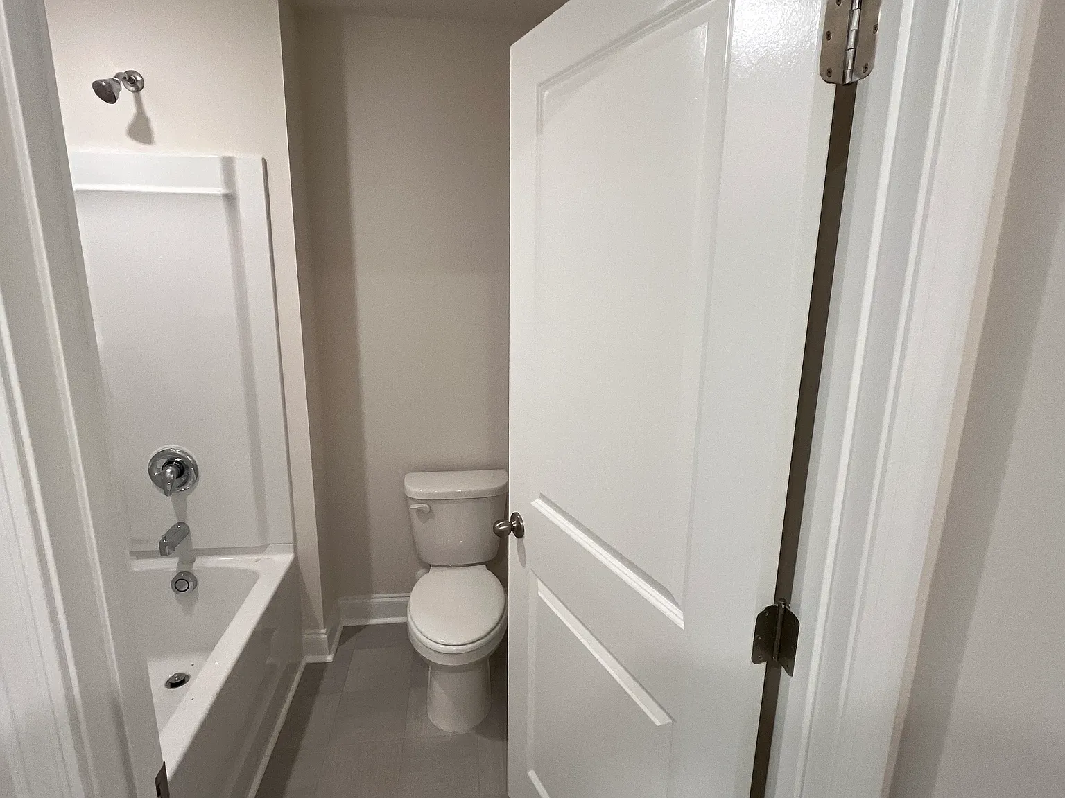 5 bed, 2511 sqft, $900 — Photo 4