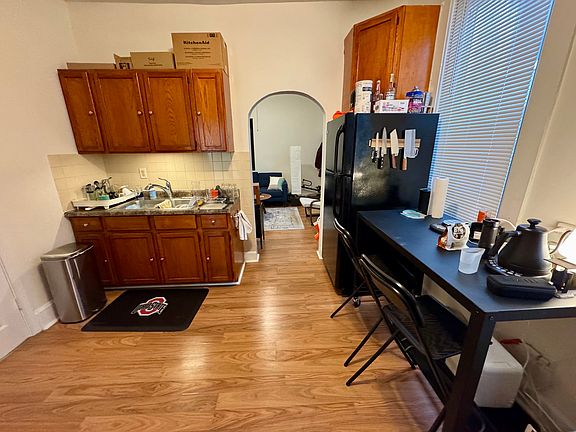3rd image of 910 N Paulina St APT 1R
