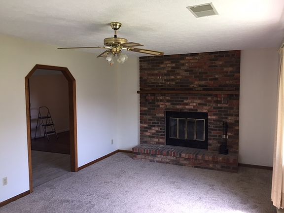 4th image of 1161 Massachusetts Dr
