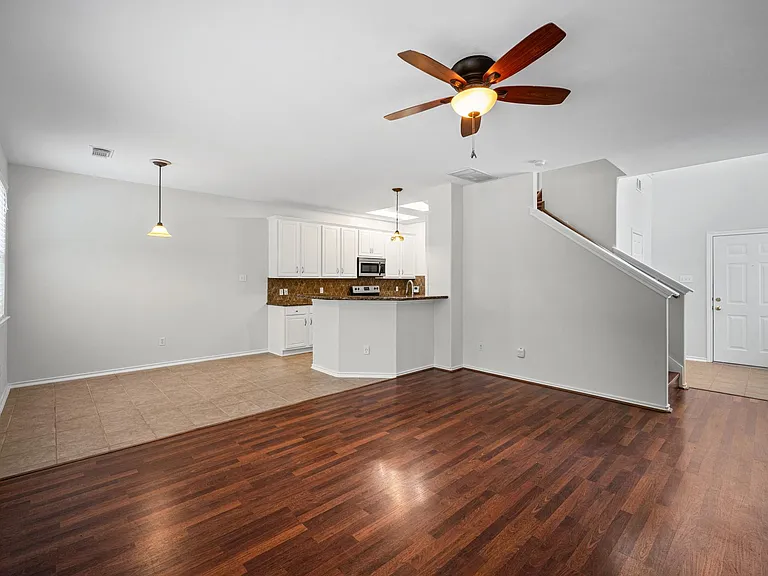 35 Ledgestone Pl — Photo 7