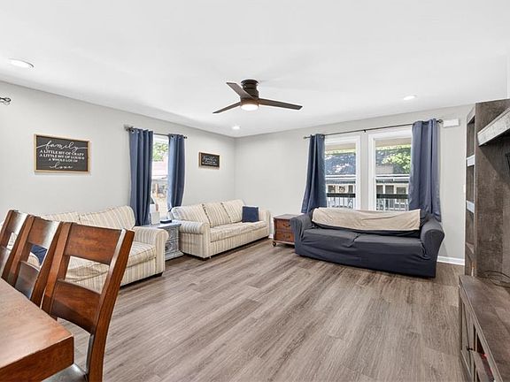 5th image of 43 Chestnut St