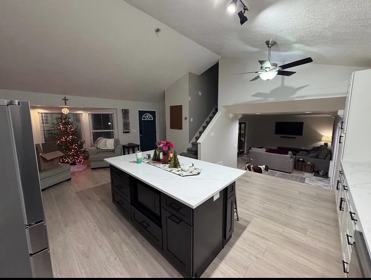 5 bed, 1948 sqft, $3,000 — Photo 1