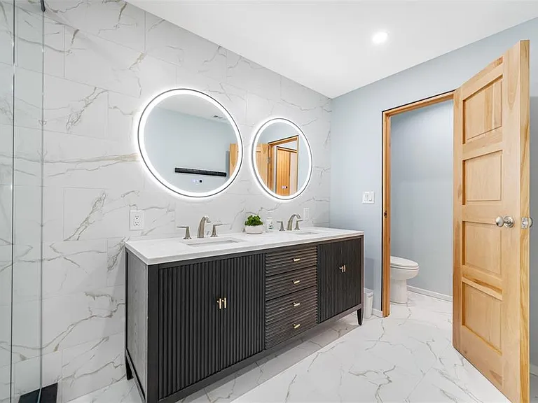 1 Beach Dr SE #2211 — Photo 42
