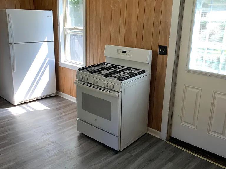 93 White Rock Rd #A — Photo 7