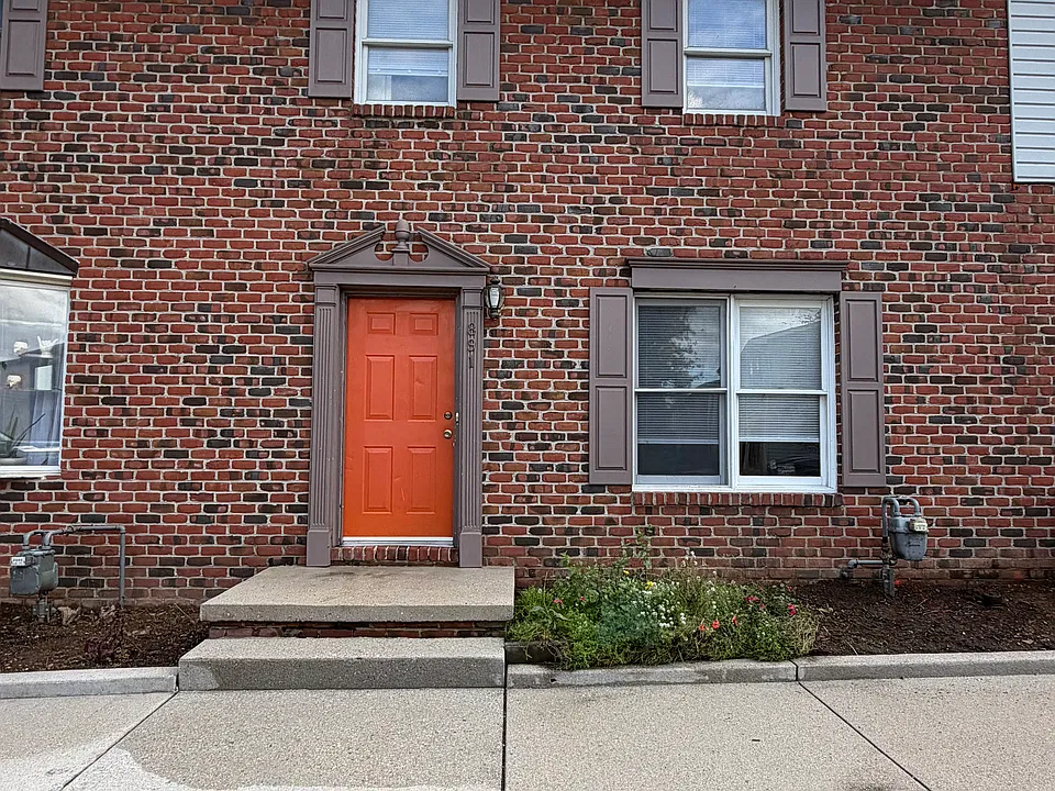 891 McAllister St