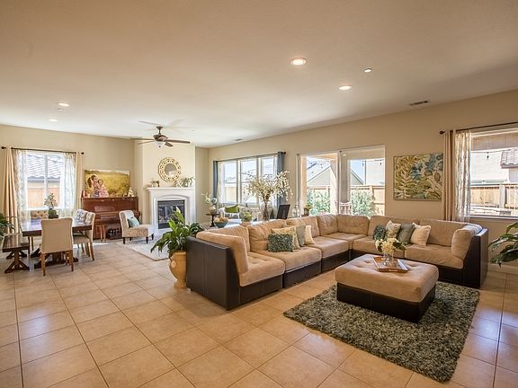 2nd image of 611 Elderberry Cir
