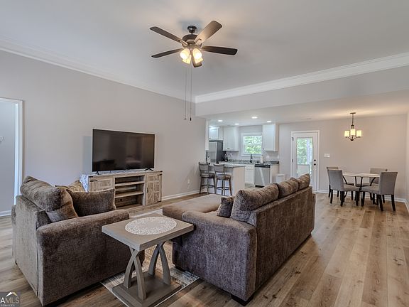 5th image of 150 Long Pines Cir