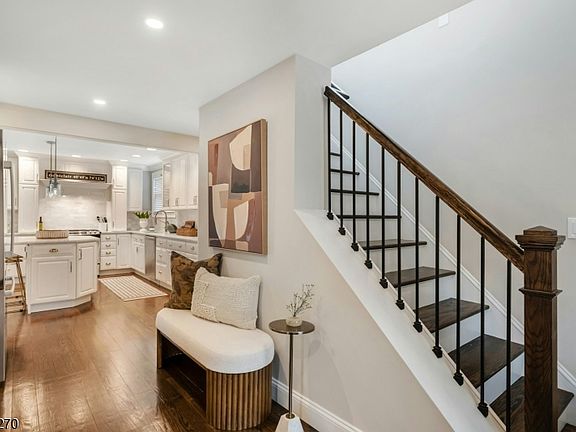 3rd image of 40 Cross St