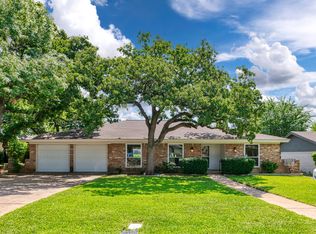 1720 Acorn Ln, Hurst, TX 76054