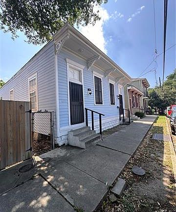 2nd image of 2316 Jackson Ave