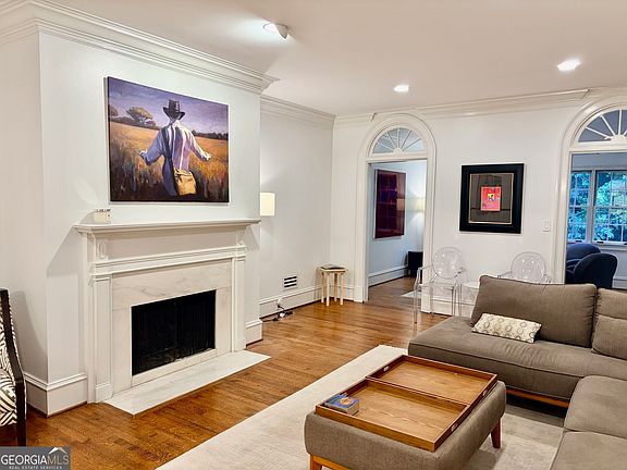 5th image of 504 Townsend Pl NW