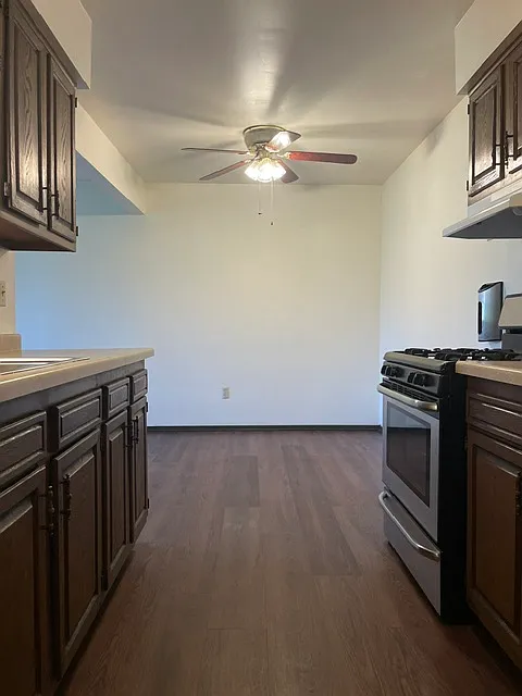 2 bed, 1.5 bath, 1050 sqft, $1,275 — Photo 3